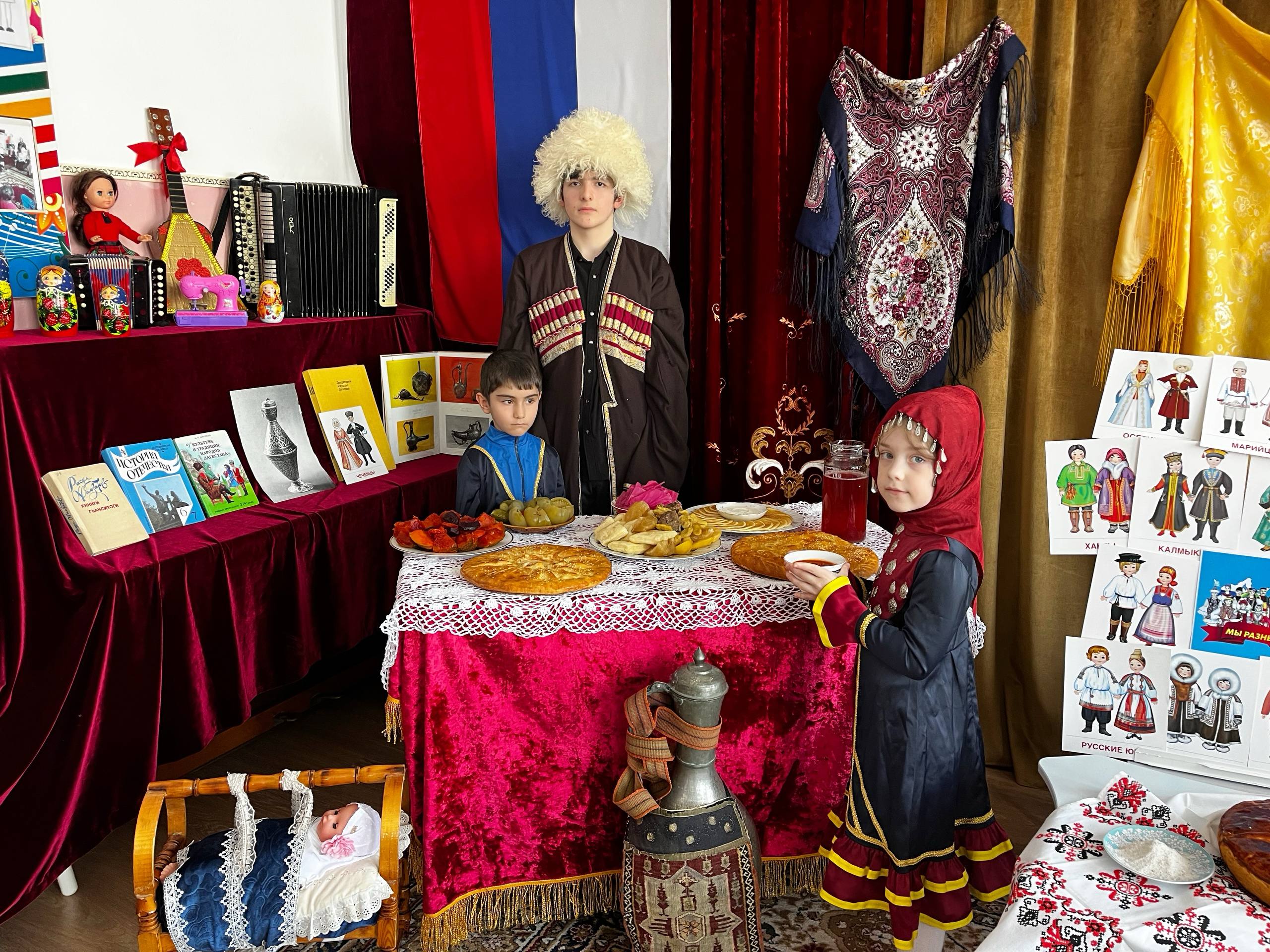 "Фестиваль народного творчества": Открытие Года единства народов России